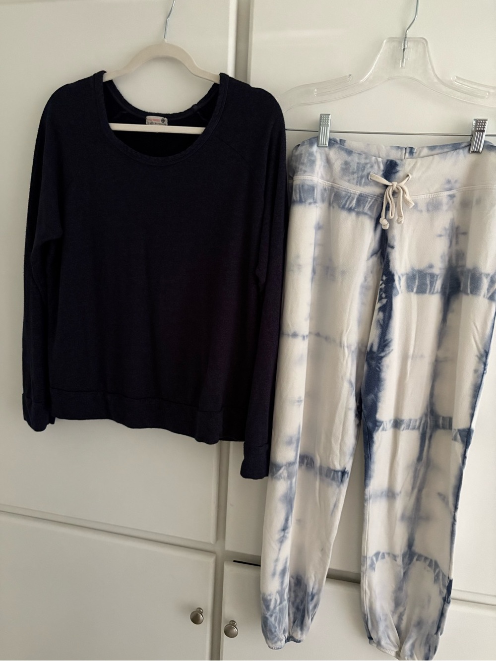 Sundry White & Blue Tie-Dye Sweat Pants with Sundry Navy Sweatshirt
